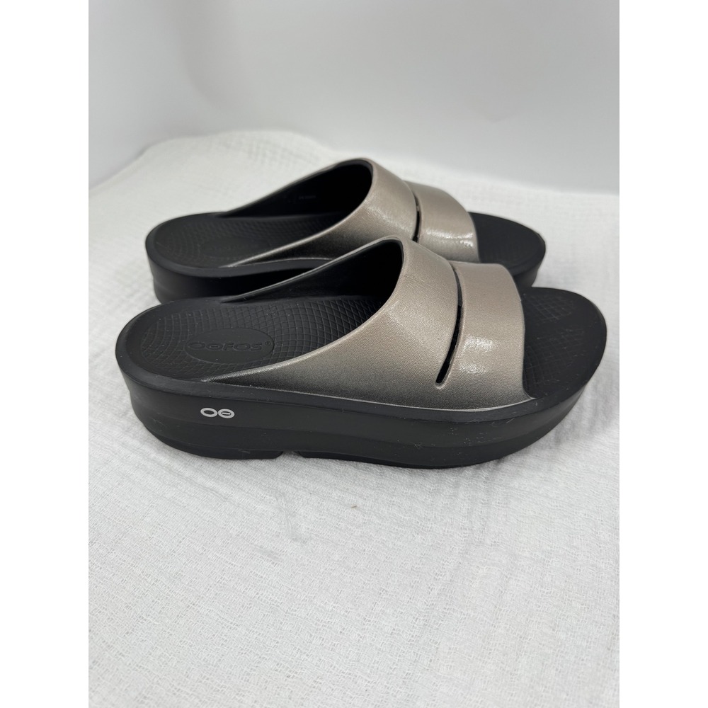 OOFOS OOmega OOlala Platform Slide Sandal 10 Champagne Black Recovery Orthopedic